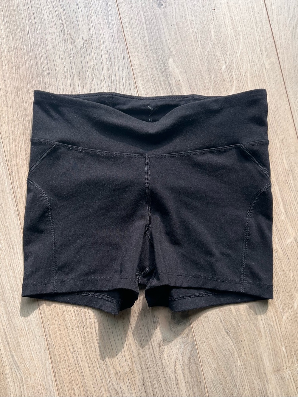 Old Navy Active Black Women's High-Waist Shorts